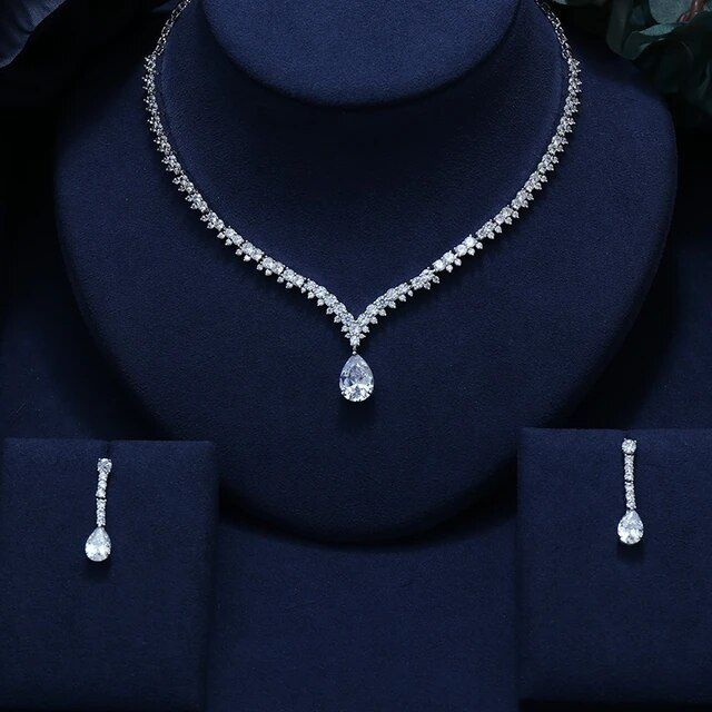 silver and diamond necklace set for celebration to style