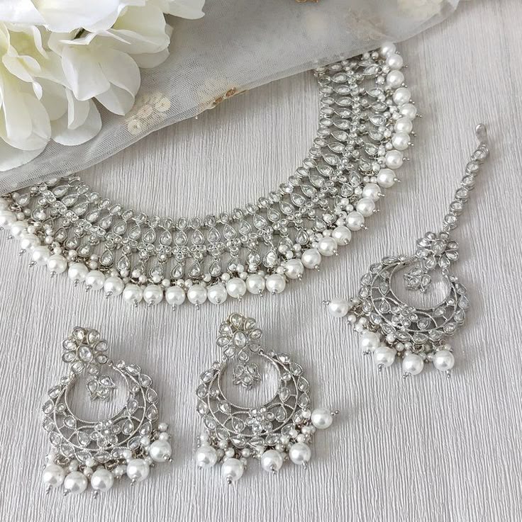 fancy CHOKER SET IN SILVER