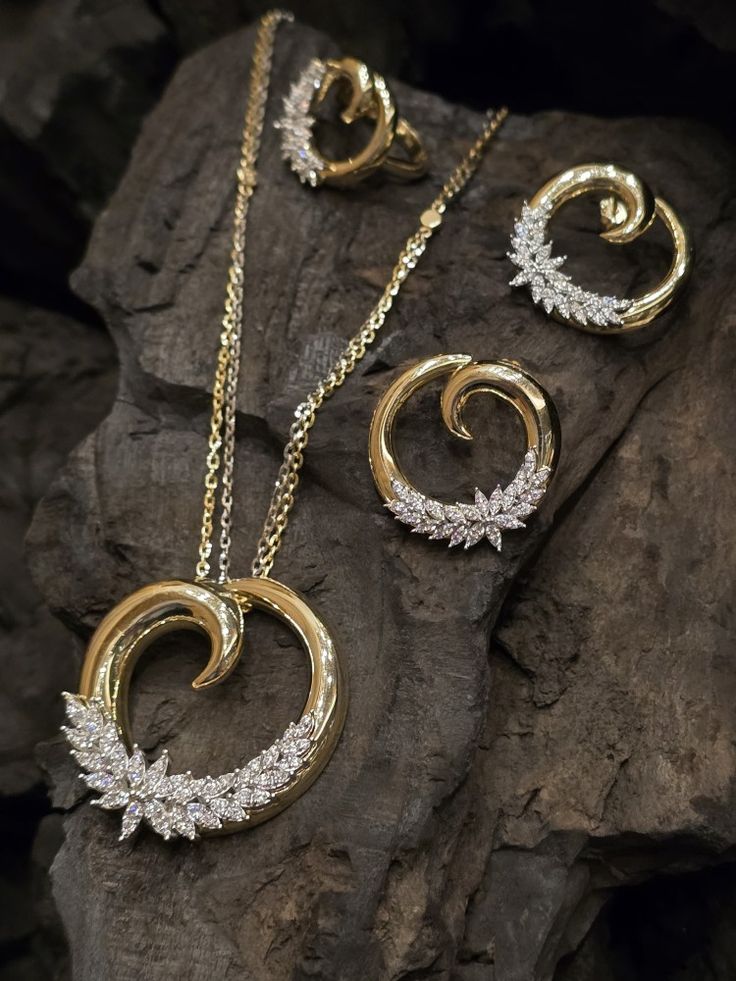 gold plated designs for gifting purpose