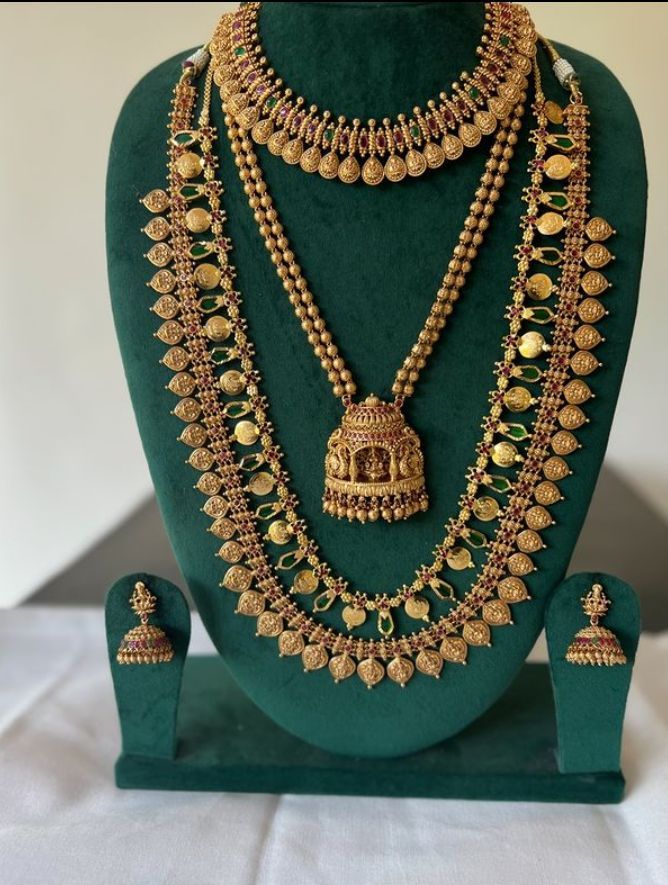 GOLD SET
