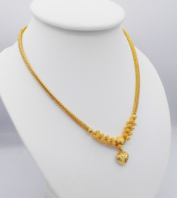yellow gold chain with pendant