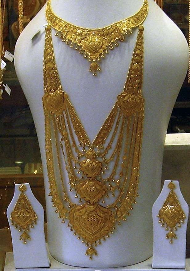 bridal yellow gold set