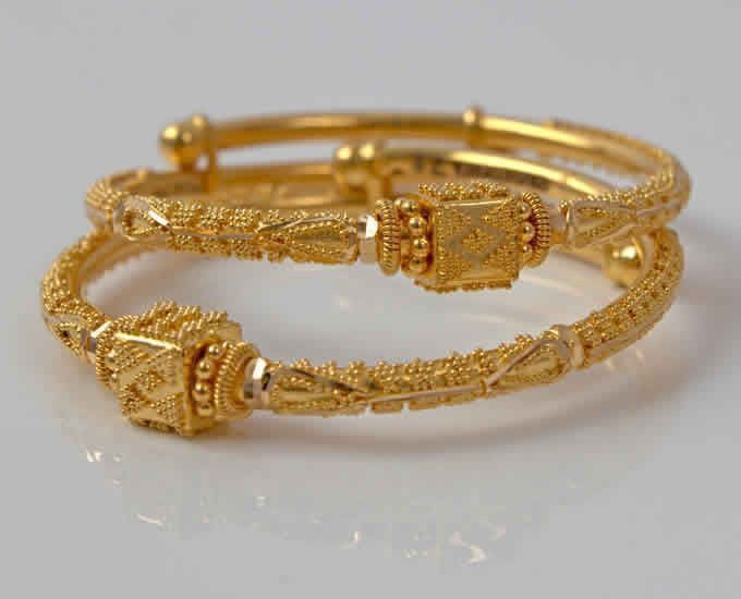 yellow gold bangles sets