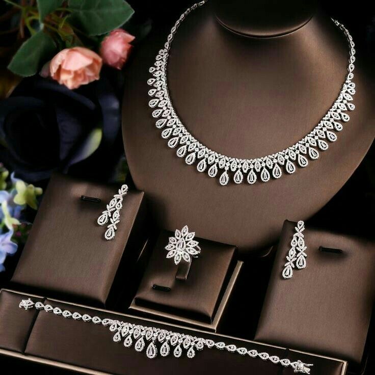 heirloom diamond set